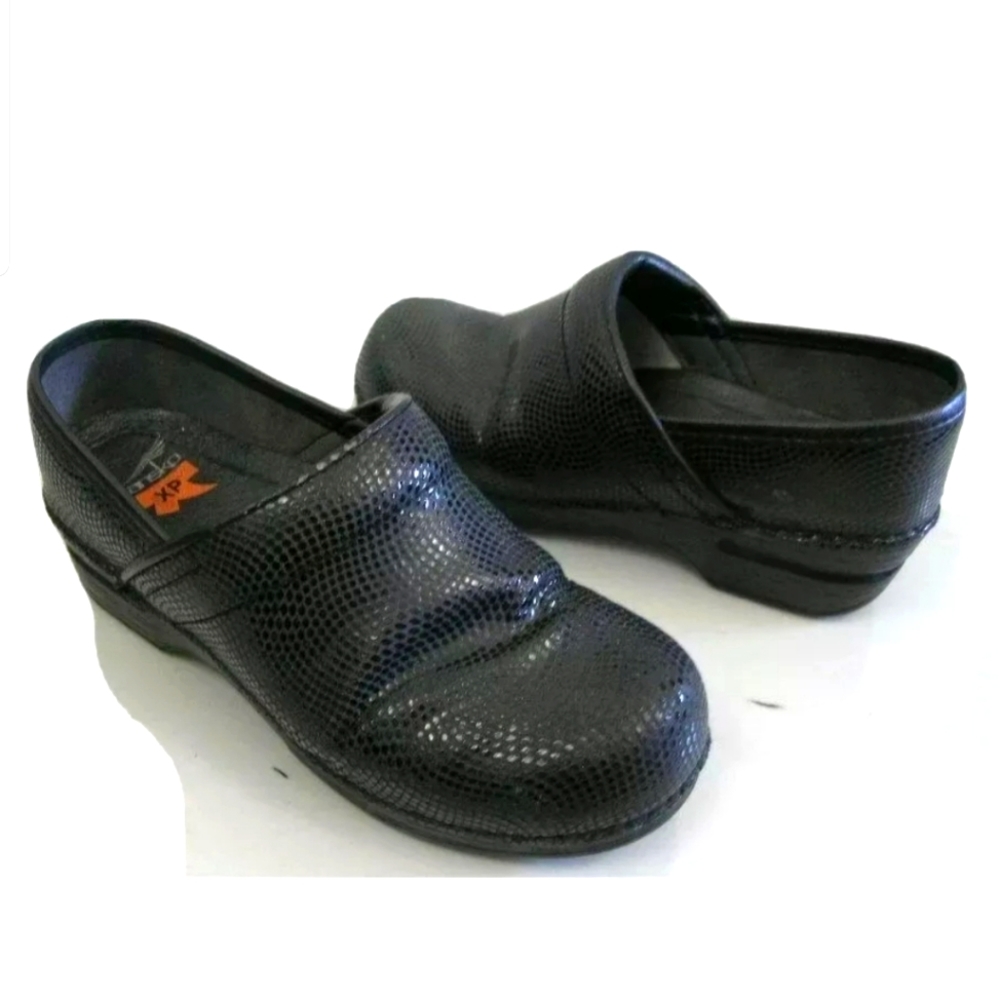 Dansko 37 Professional Clogs Black XP Shoes Leather Slip On Embossed Women 6.5-7